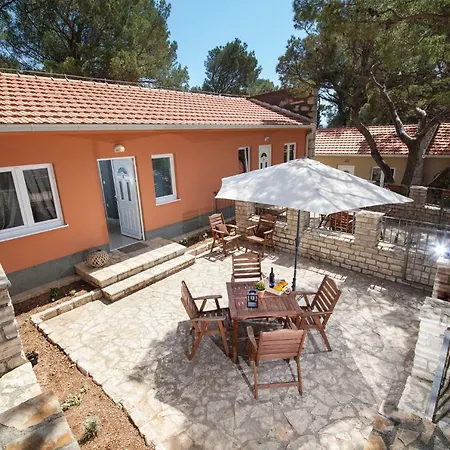 Apartments And Mobile Homes Makarska Buitenkant foto