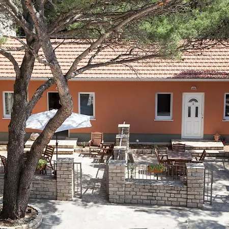 Apartments And Mobile Homes Makarska Buitenkant foto