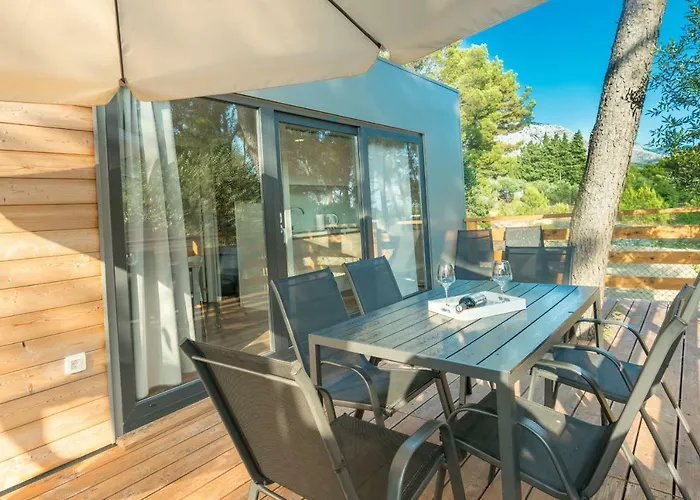Apartments And Mobile Homes Makarska