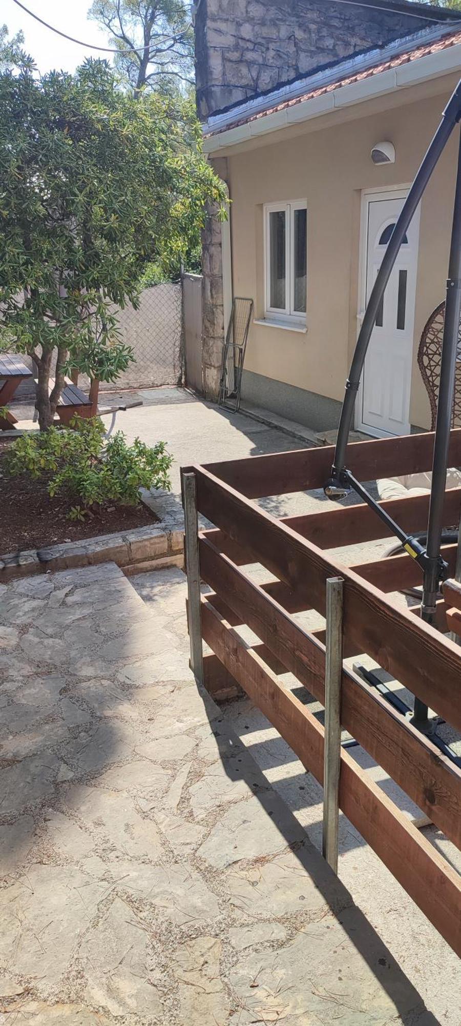And Mobile Homes Apartma