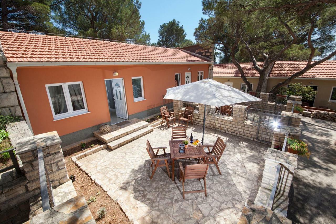 And Mobile Homes Apartment Makarska