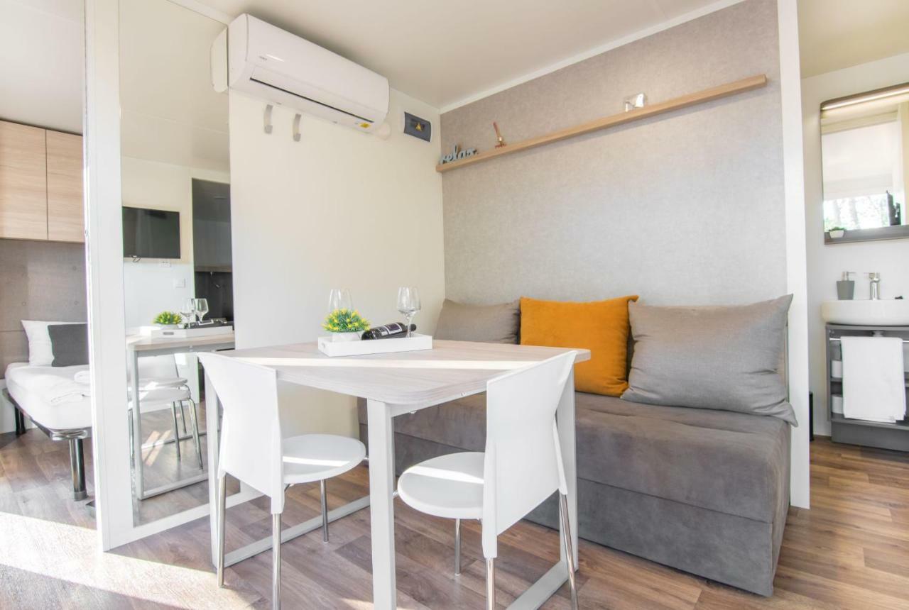And Mobile Homes Apartment Makarska